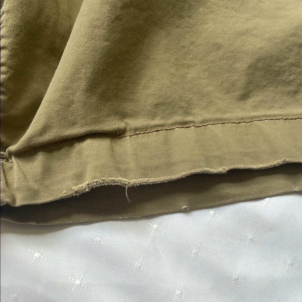 American Eagle Men’s 7” Flex khaki shorts in Tan - Picture 9 of 9